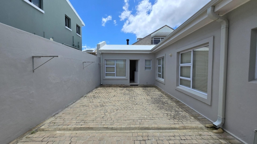 6 Bedroom Property for Sale in Franskraal Western Cape